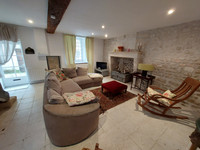 Maison à vendre à Villebois-Lavalette, Charente - 180.000 € - photo 4