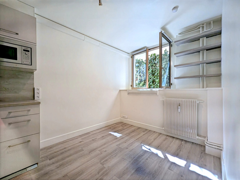 French property for sale in Paris 7e Arrondissement, Paris - €235,000 - photo 9