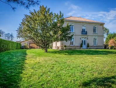 Superb property with Maison de Maître, guest house, garage, heated swimming pool and outbuildings 