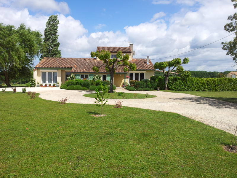 French property for sale in Ribagnac, Dordogne - photo 2