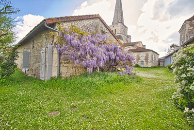 French property for sale in Monts-sur-Guesnes, Vienne - €190,000 - photo 3