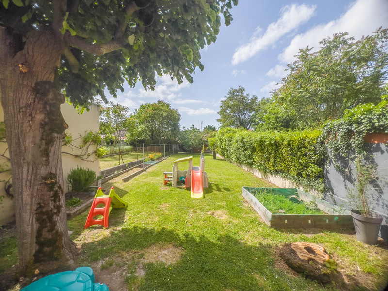 French property for sale in Angoulême, Charente - €249,000 - photo 11