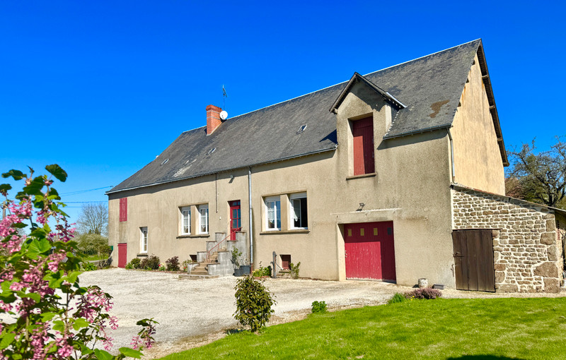 French property for sale in Lignières-Orgères, Mayenne - €148,360 - photo 0