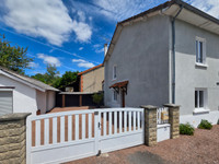 Propriété à vendre à Terres-de-Haute-Charente, Charente - 90 200 € - photo n°1