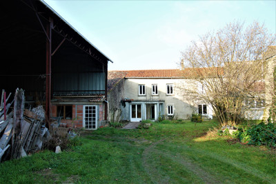 Maison à vendre à Xambes, Charente, Poitou-Charentes, avec Leggett Immobilier