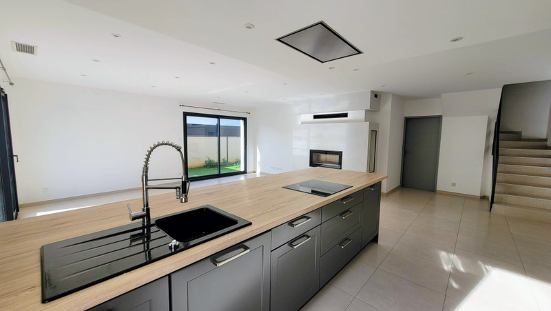 French property for sale in Villeneuve-de-la-Raho, Pyrénées-Orientales - €680,000 - photo 2