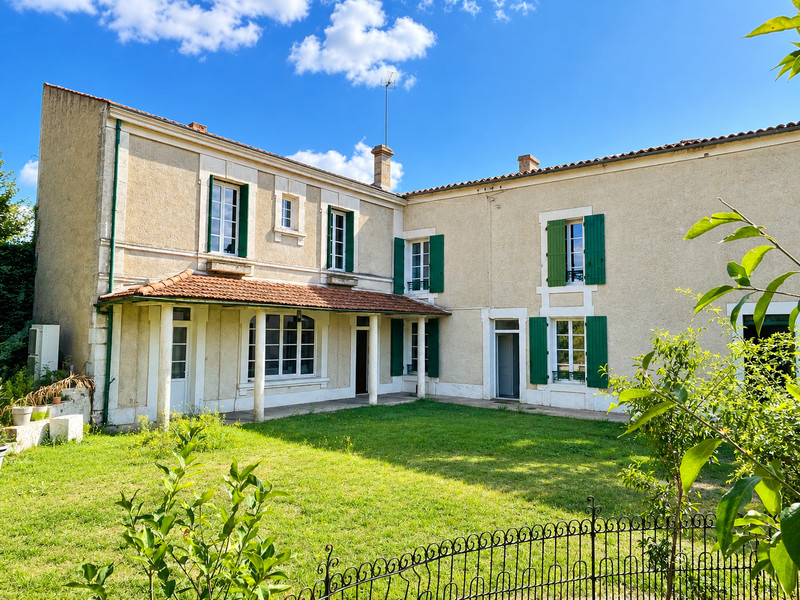 French property for sale in Marcillac-Lanville, Charente - €229,000 - photo 0