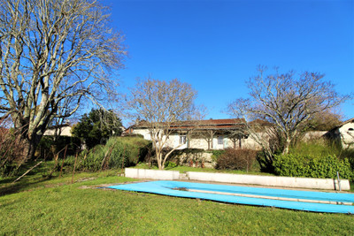 Maison à vendre à Saint-Paul-Lizonne, Dordogne, Aquitaine, avec Leggett Immobilier