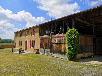 Maison à vendre à Villecomtal-sur-Arros, Gers, Midi-Pyrénées, avec Leggett Immobilier