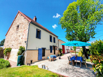 Maison à vendre à Marcillat-en-Combraille, Allier, Auvergne, avec Leggett Immobilier