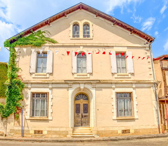 Maison à vendre à Gabarret, Landes - 369.000 € - photo 1