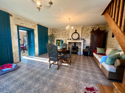 French property for sale in Torxé, Charente-Maritime - €487,600 - photo 2