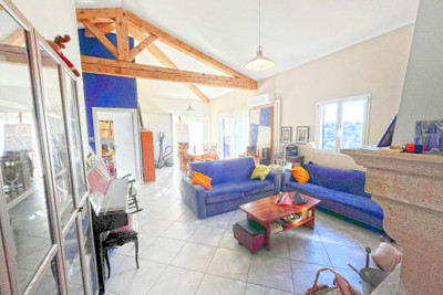 French property for sale in Nice, Alpes-Maritimes - €760,000 - photo 2