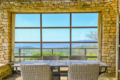 French property for sale in Caseneuve, Vaucluse - €720,000 - photo 2