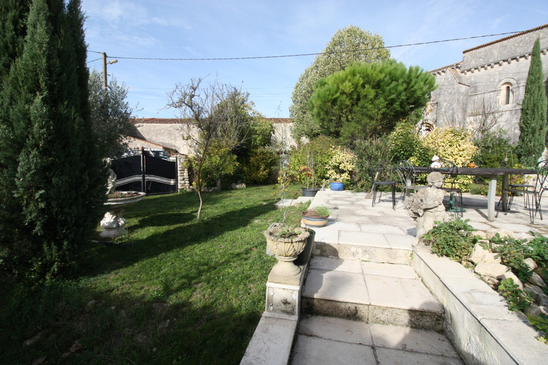 French property for sale in Contré, Charente-Maritime - &#8364;240,750 - photo 2