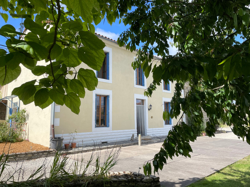 French property for sale in Loubillé, Deux-Sèvres - €152,000 - photo 1