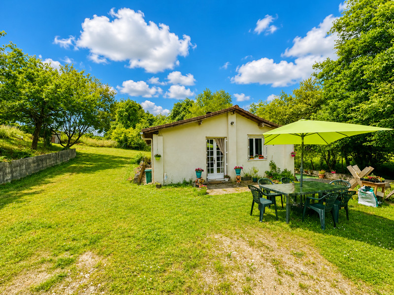 French property for sale in Saint-Vallier, Charente - €160,775 - photo 0