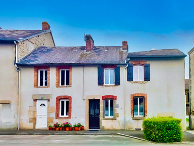 Maison à vendre à Mourioux-Vieilleville, Creuse, Limousin, avec Leggett Immobilier