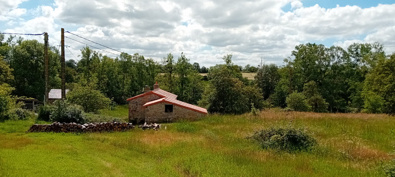French property for sale in Bressuire, Deux-Sèvres - €297,940 - photo 1