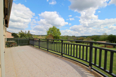 French property for sale in Lalinde, Dordogne - €266,000 - photo 2