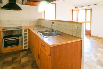 French property for sale in Saint-Maximin, Gard - €115,000 - photo 3