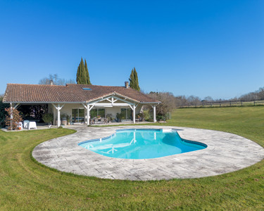 Maison à vendre à Bazas, Gironde, Aquitaine, avec Leggett Immobilier