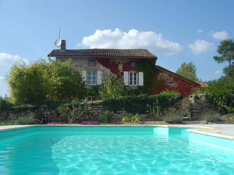 French property for sale in Saint-Cyr, Haute-Vienne - €486,540 - photo 0