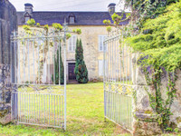 Chateau à vendre à Monein, Pyrénées-Atlantiques - 595 000 € - photo 1