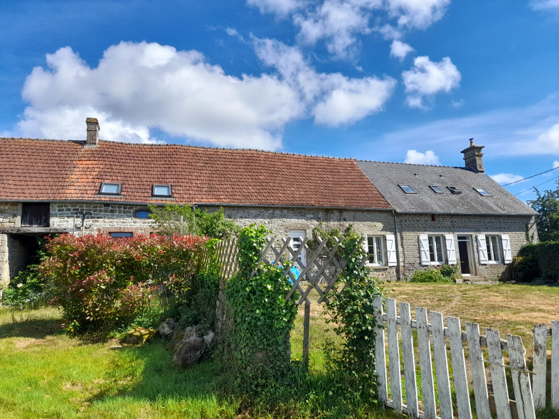 Maison à vendre à Saint-Patrice-du-Désert, Orne - 345.744 € - photo 1