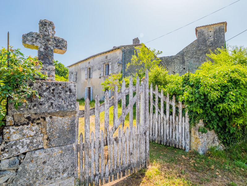 French property for sale in Champagne-et-Fontaine, Dordogne - €318,000 - photo 13
