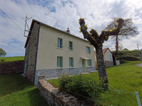Maison à vendre à Auzances, Creuse - 109.000 € - photo 1