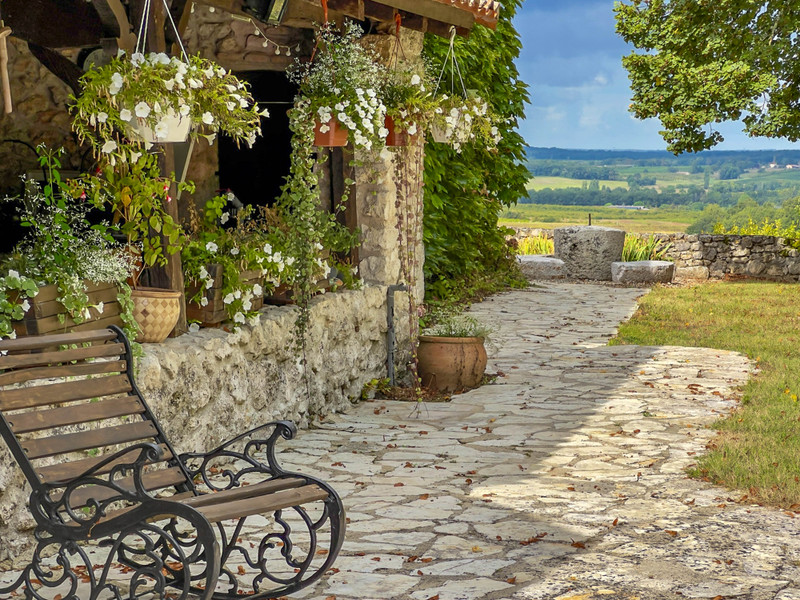 French property for sale in Loubès-Bernac, Lot-et-Garonne - €999,000 - photo 7