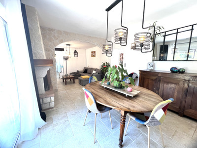 French property for sale in Les Églisottes-et-Chalaures, Gironde - €230,050 - photo 2