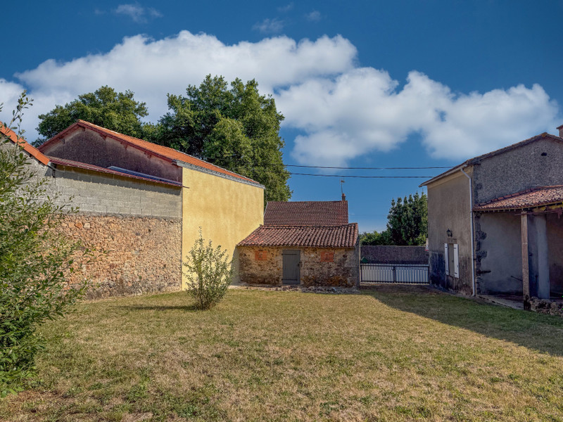French property for sale in L'Absie, Deux-Sèvres - €136,250 - photo 1