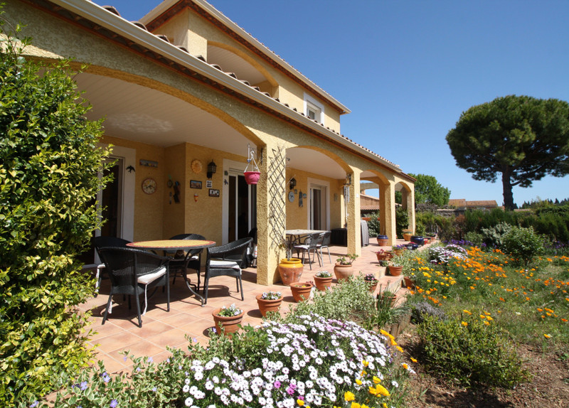 French property for sale in Nébian, Hérault - &#8364;420,000 - photo 2