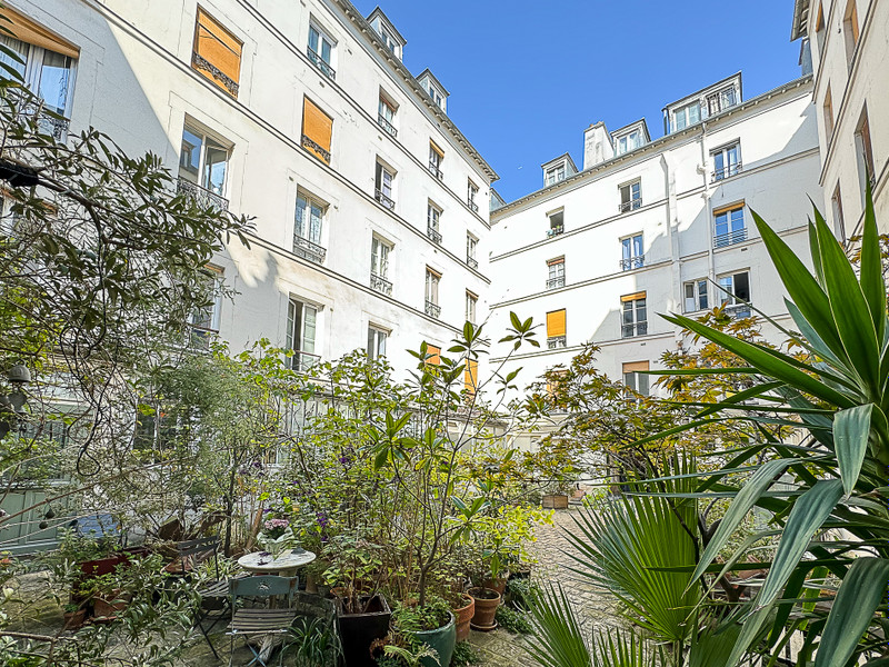 French property for sale in Paris 10e Arrondissement, Paris - €745,000 - photo 5