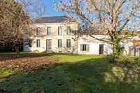 houses and homes for sale inSaint-Pierre-de-JuillersCharente-Maritime Poitou_Charentes