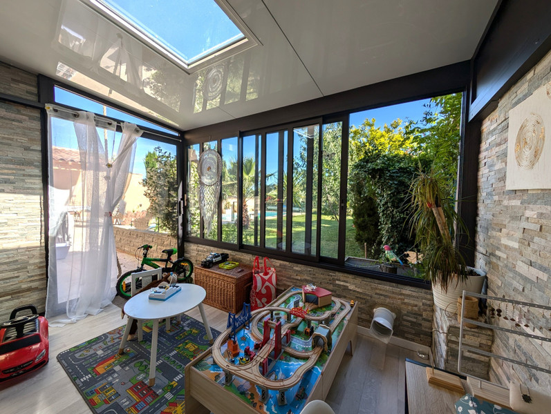 French property for sale in Vedène, Vaucluse - €399,000 - photo 5