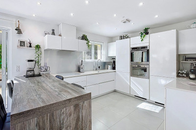 French property for sale in Valbonne, Alpes-Maritimes - €1,350,000 - photo 9