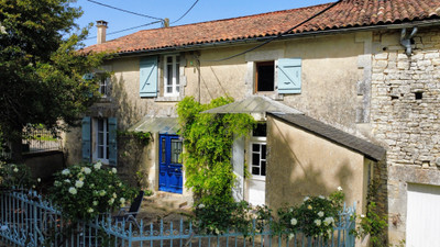 Maison à vendre à La Faye, Charente, Poitou-Charentes, avec Leggett Immobilier