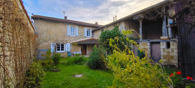 French property for sale in Barbezieux-Saint-Hilaire, Charente - €214,000 - photo 9