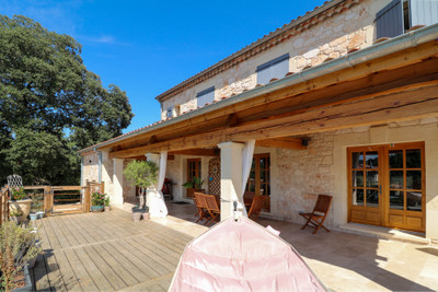 Beautiful stone property in high standards, nesting in the nature with charming views, near Anduze.