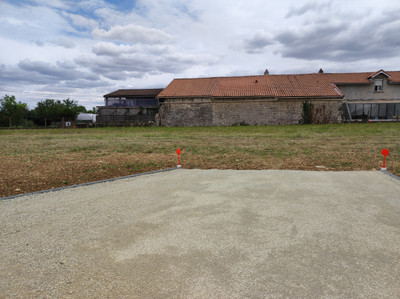 Terrain à vendre à Fontclaireau, Charente, Poitou-Charentes, avec Leggett Immobilier