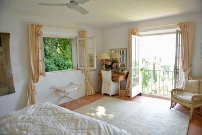 French property for sale in Le Lavandou, Var - €3,000,000 - photo 8