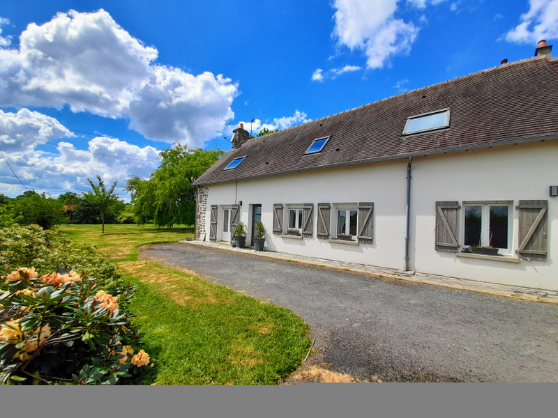 Maison à vendre à Montreuil-au-Houlme, Orne - 260.000 € - photo 1