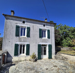 Maison à vendre à Saint-Claud, Charente - 98.500 € - photo 1