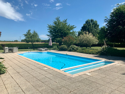 French property for sale in Bois, Charente-Maritime - €380,000 - photo 2