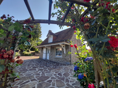 French property for sale in Rânes, Orne - €255,000 - photo 2