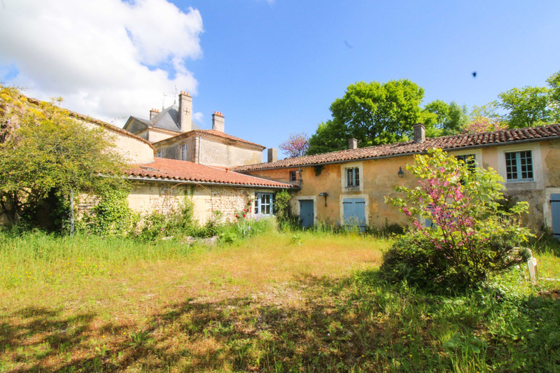French property for sale in Mazeray, Charente-Maritime - €662,500 - photo 6