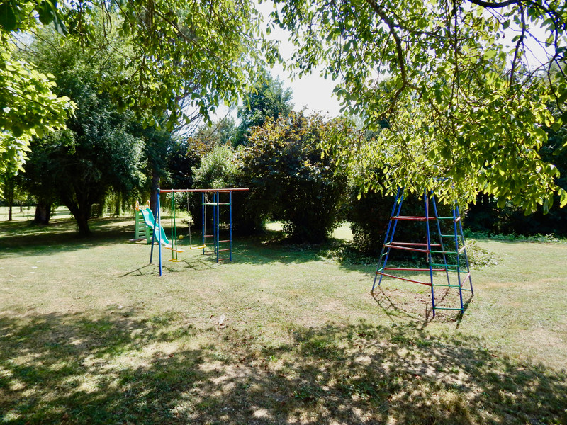 French property for sale in Monbahus, Lot-et-Garonne - €485,000 - photo 11